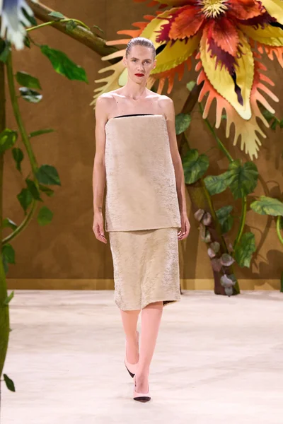Look 38
